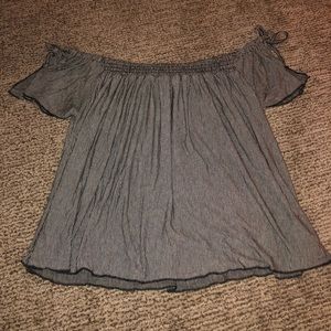 stripped american eagle off the shoulder🤍🖤